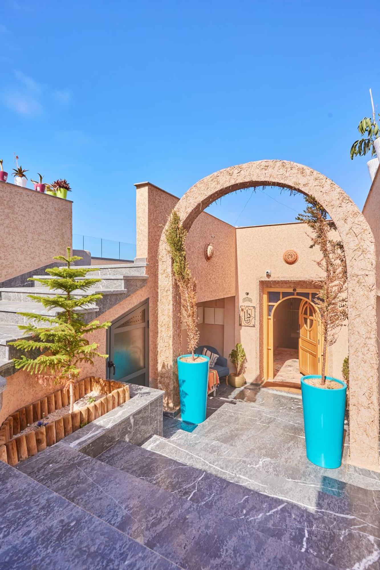 Golden Sands And Blue Waves Escape Apartment *