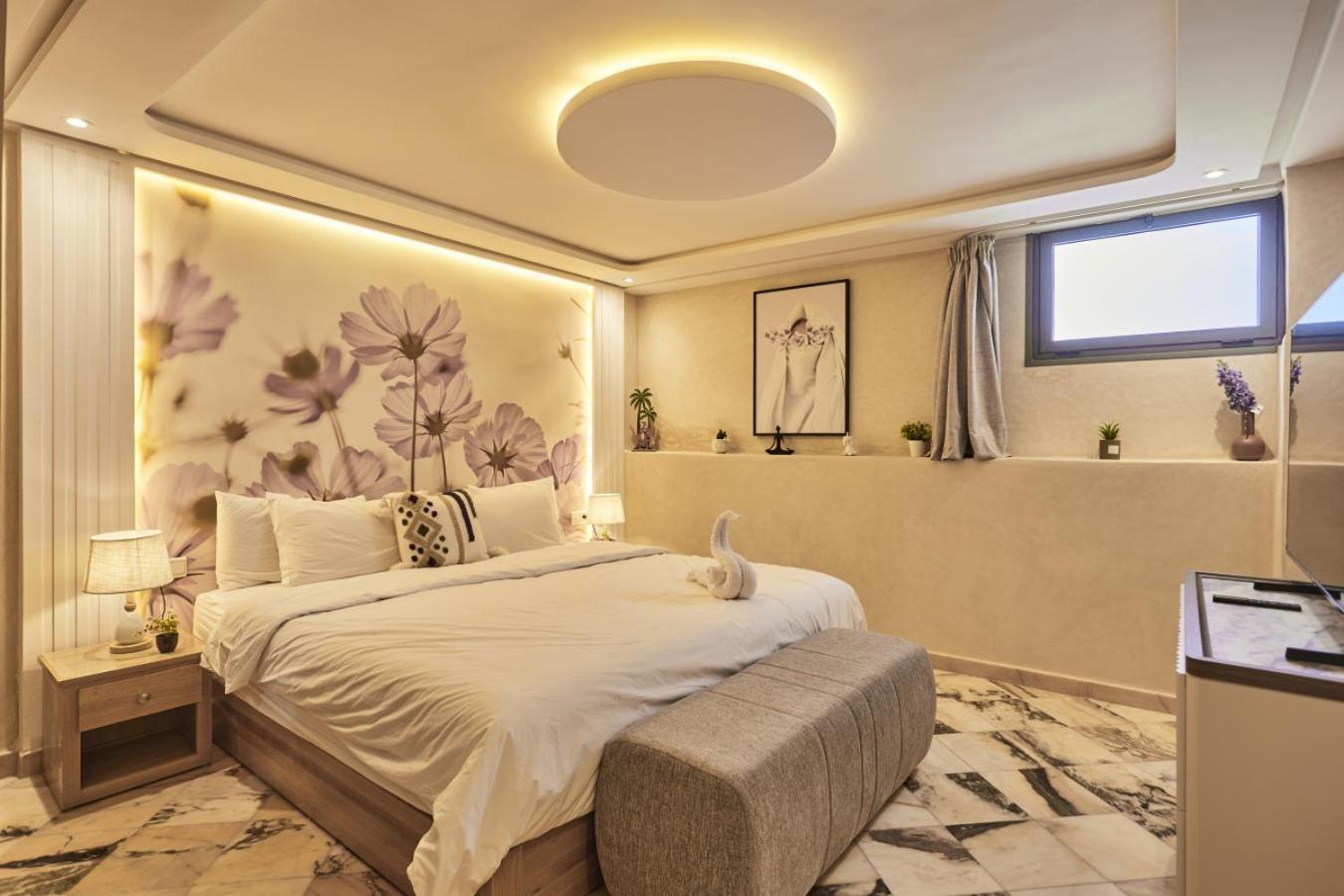 Golden Sands And Blue Waves Escape Apartment